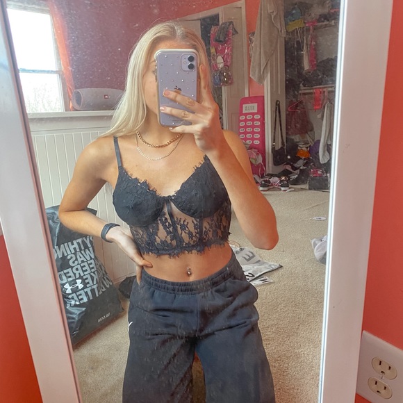 Forever 21 Tops - lace bralette top
